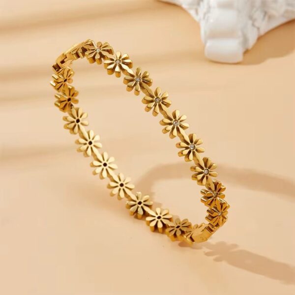 Daisy Bracelet - Image 3