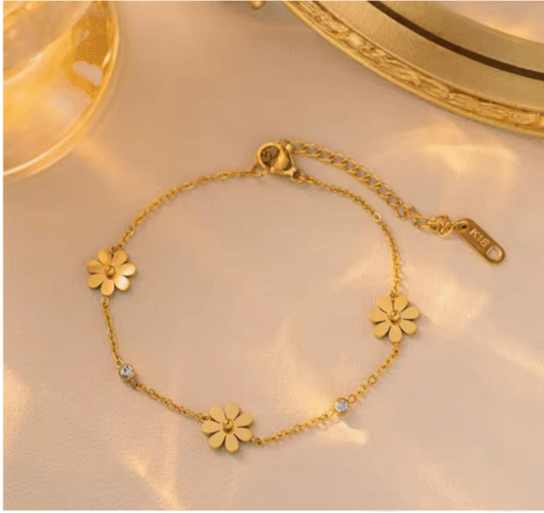Daisy Pearl Bracelet