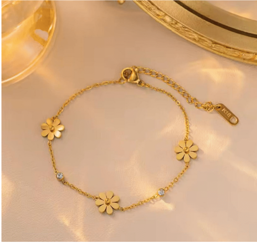 Daisy Pearl Bracelet